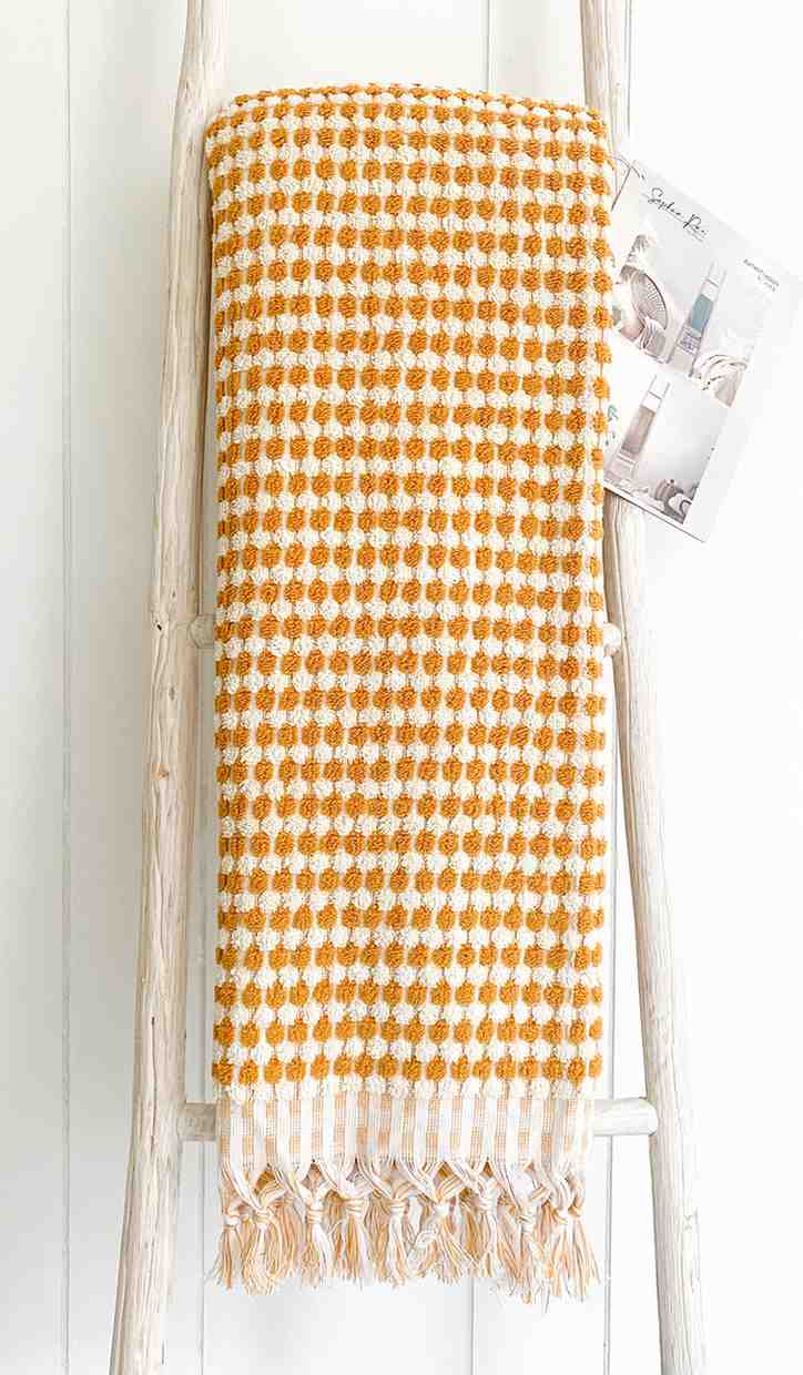 Pom Pom Bath Towel